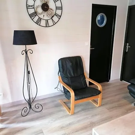 Holiday home Maison De 2 Chambres Avec Piscine Partagee Jardin Amenage Et Wifi A Le Petit *