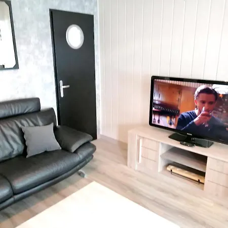 Maison De 2 Chambres Avec Piscine Partagee Jardin Amenage Et Wifi A Le Petit